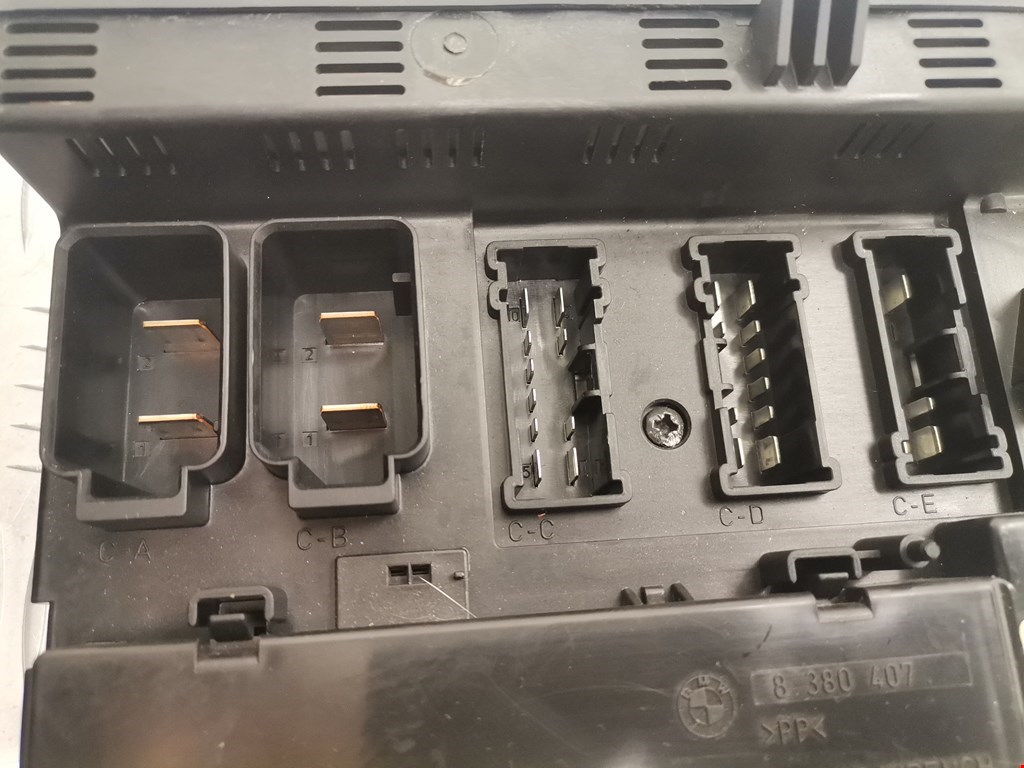 Датчик уровня в бачок омывателя LAND ROVER Range Rover 2002-2012