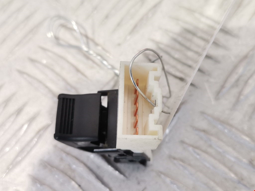 Кнопка стеклоподъемника MAZDA Premacy CP 1999-2004