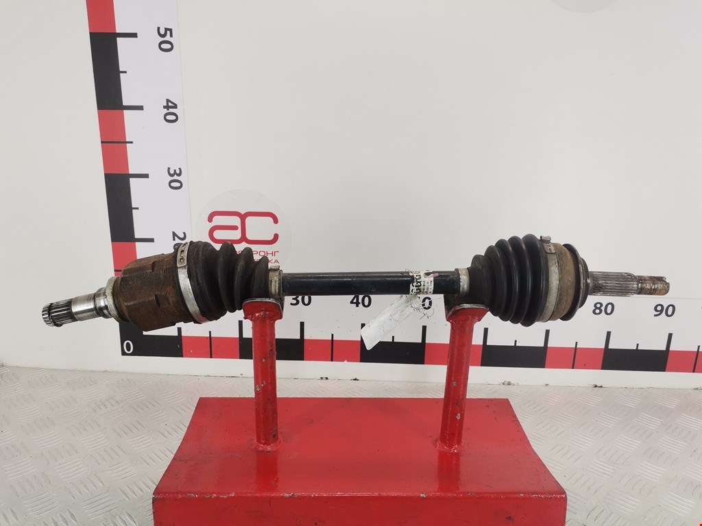 Полуось (привод, приводной вал) передняя левая TOYOTA Yaris II XP50 2005-2011