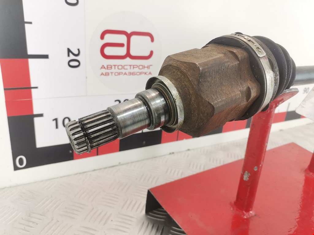 Полуось (привод, приводной вал) передняя левая TOYOTA Yaris II XP50 2005-2011