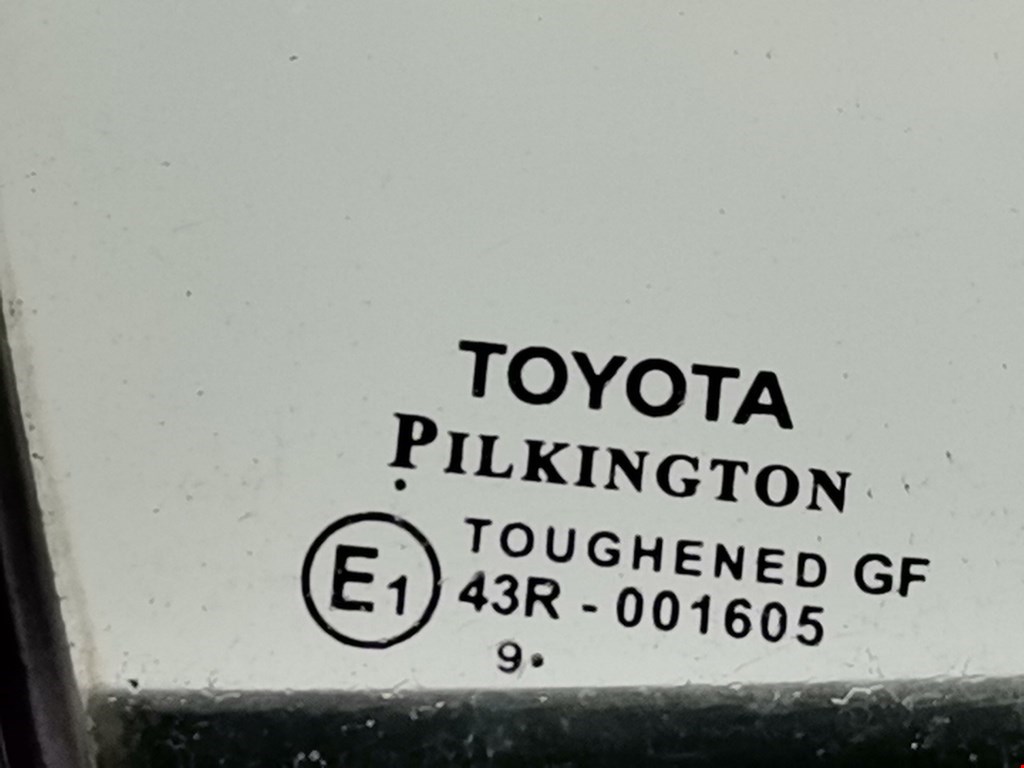 Дверь передняя правая TOYOTA Avensis 2009-2015