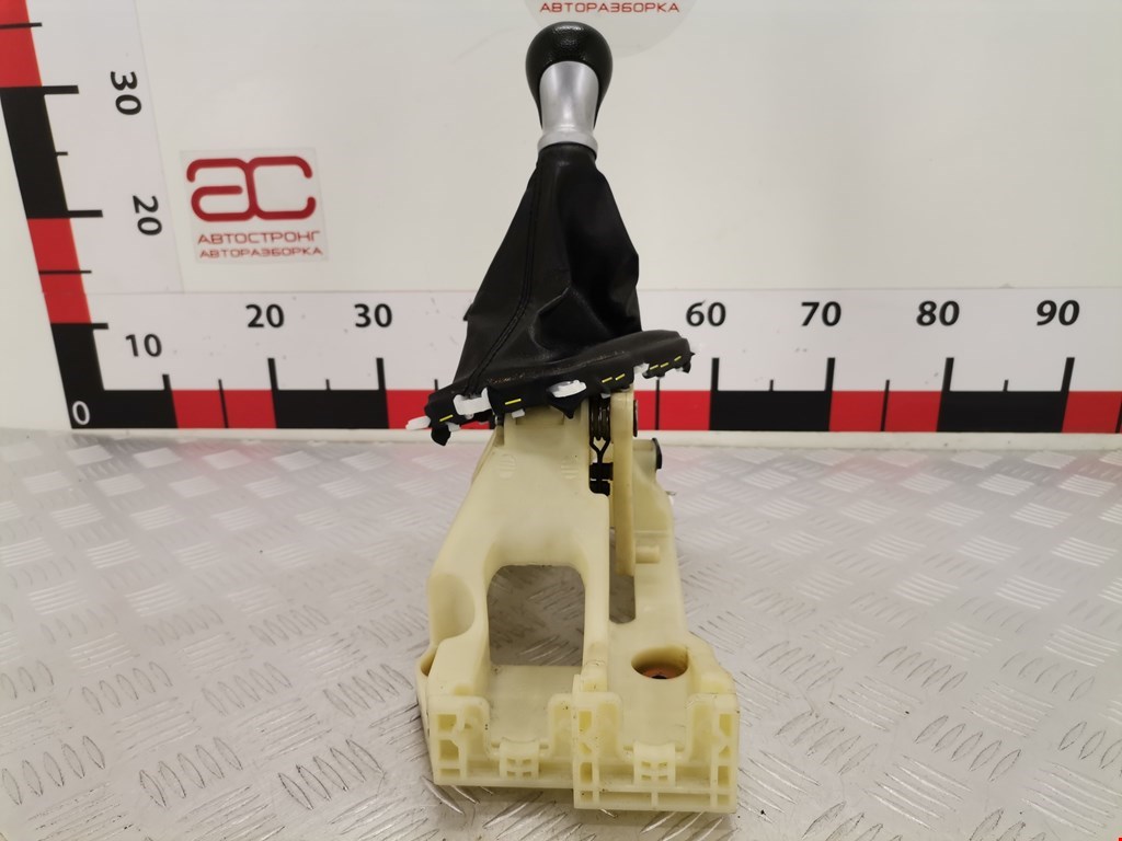 Кулиса (селектор) АКПП/МКПП в салоне KIA Picanto 2011-2017