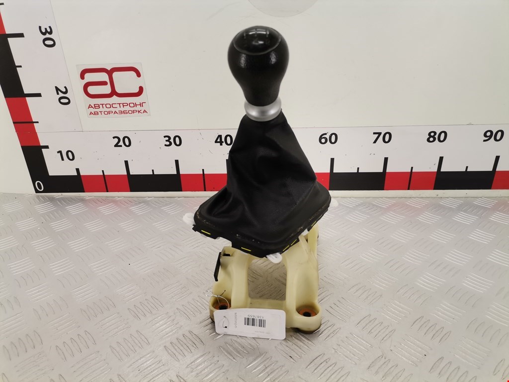 Кулиса (селектор) АКПП/МКПП в салоне KIA Picanto 2011-2017