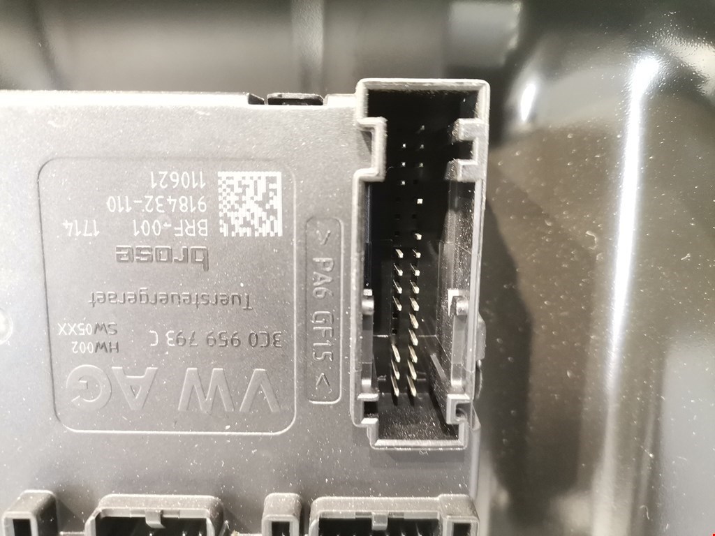 Стеклоподъемник передний правый VOLKSWAGEN Passat B7 2011-2015