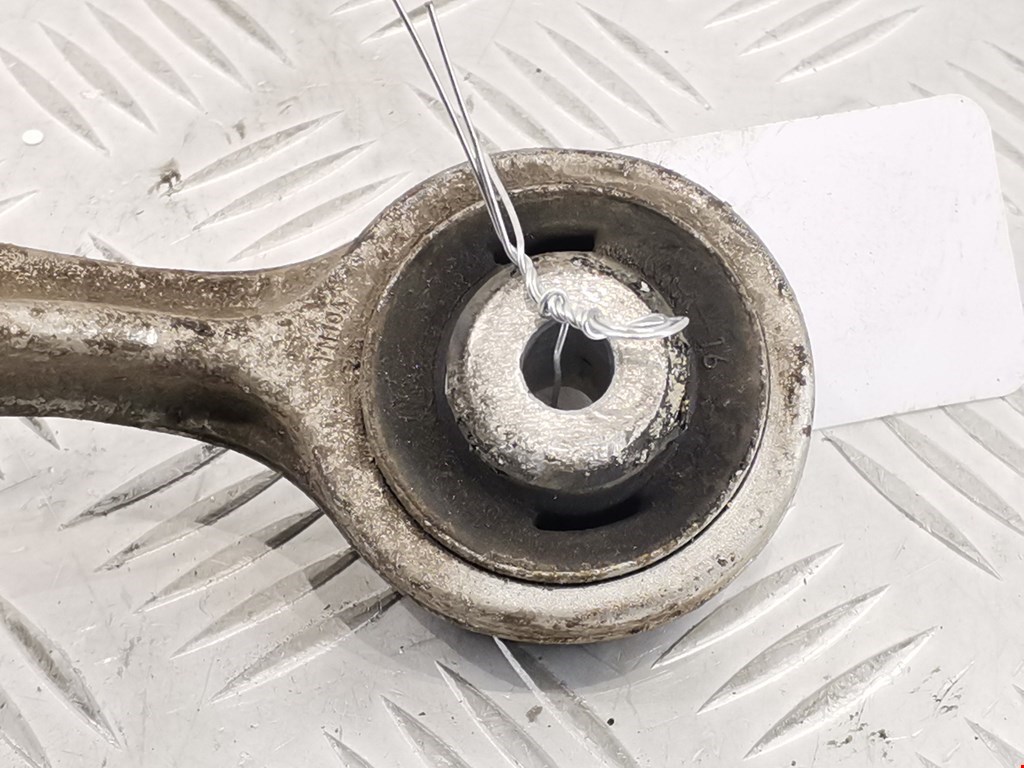 Рычаг передний правый VOLKSWAGEN Passat B5 1997-2005