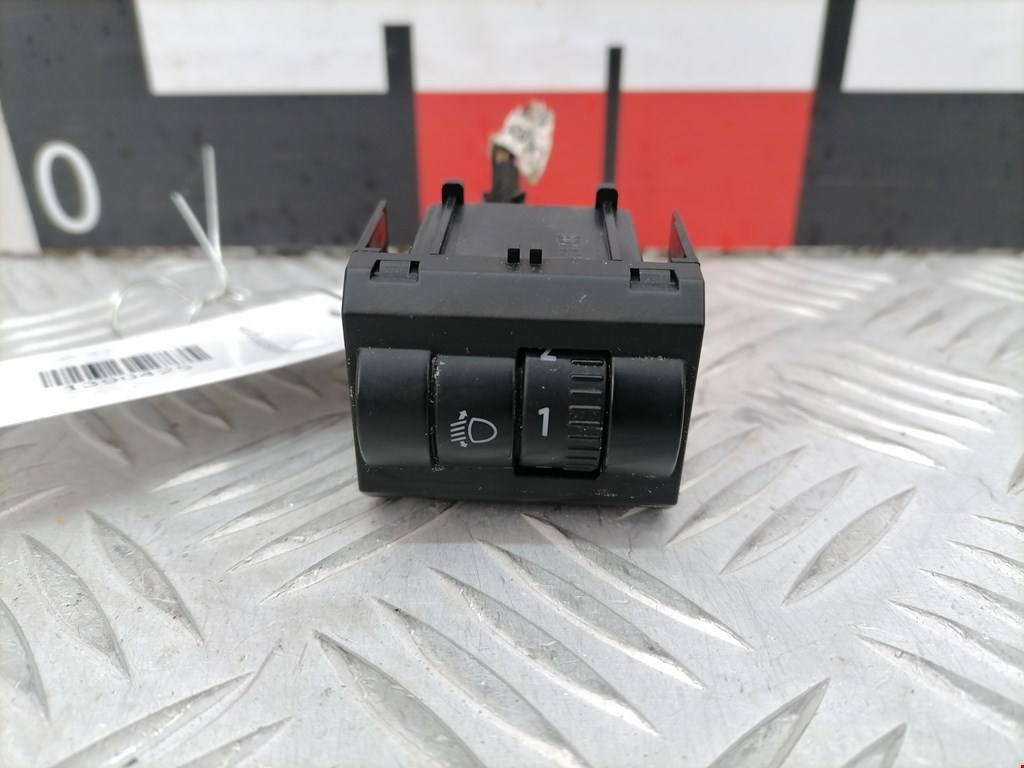 Кнопка корректора фар Skoda Roomster (5J) (2006-2015)