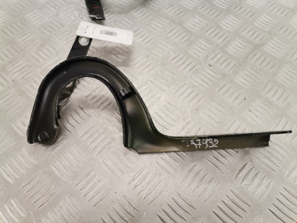 Петля капота левая/правая MAZDA 121 1987-1991