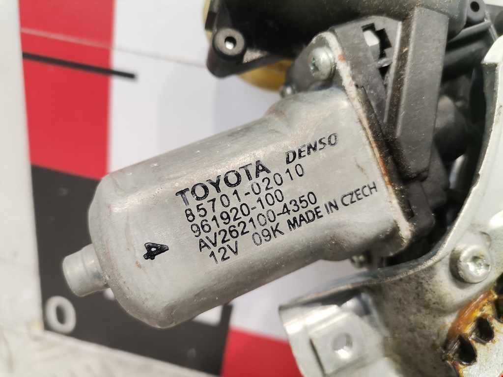 Стеклоподъемник передний правый TOYOTA Auris E150 2006-2012