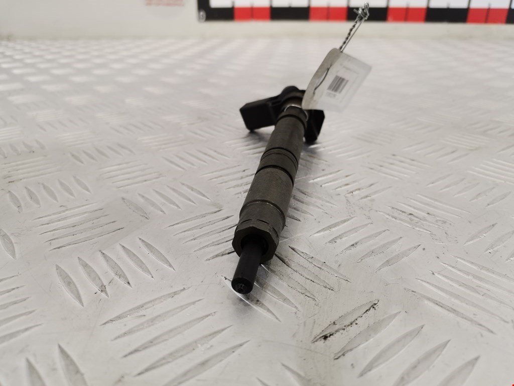 Форсунка дизельная электрическая VOLKSWAGEN Passat B6 2005-2011