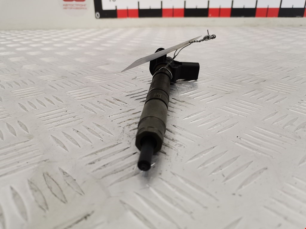 Форсунка дизельная электрическая VOLKSWAGEN Passat B6 2005-2011