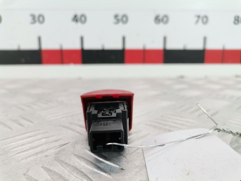 Кнопка аварийной сигнализации (аварийки) NISSAN Micra K12 2003-2010