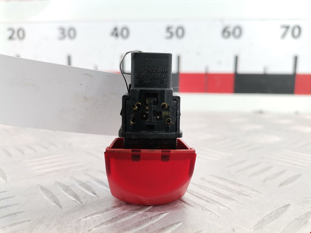 Кнопка аварийной сигнализации (аварийки) NISSAN Micra K12 2003-2010