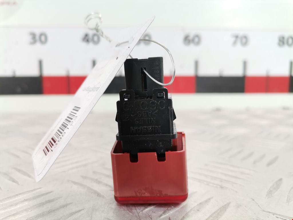 Кнопка аварийной сигнализации (аварийки) NISSAN Micra K12 2003-2010