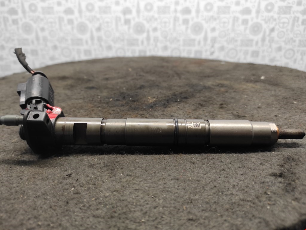 Форсунка дизельная электрическая VOLKSWAGEN Passat B6 2005-2011