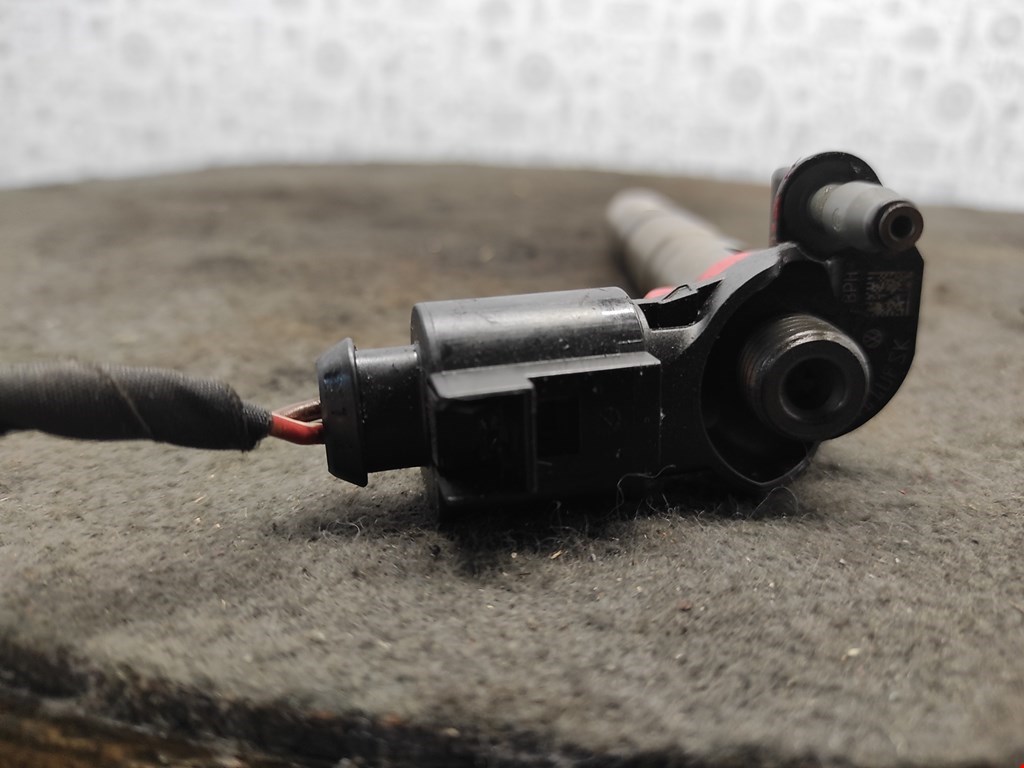 Форсунка дизельная электрическая VOLKSWAGEN Passat B6 2005-2011