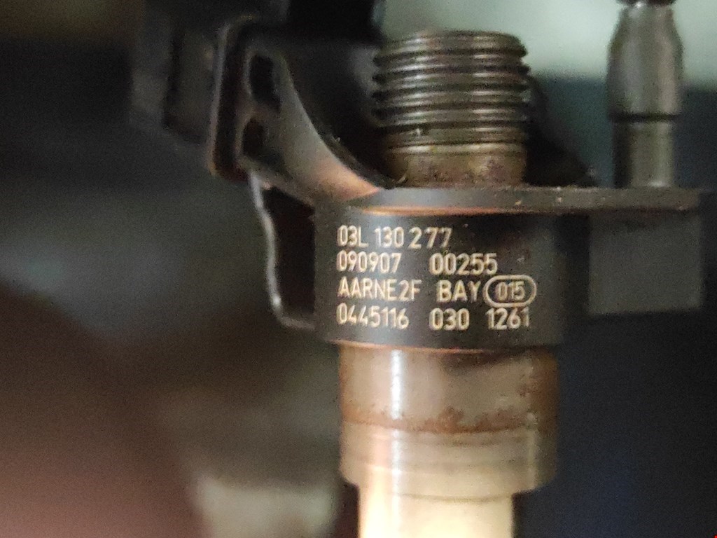 Форсунка дизельная электрическая VOLKSWAGEN Passat B6 2005-2011