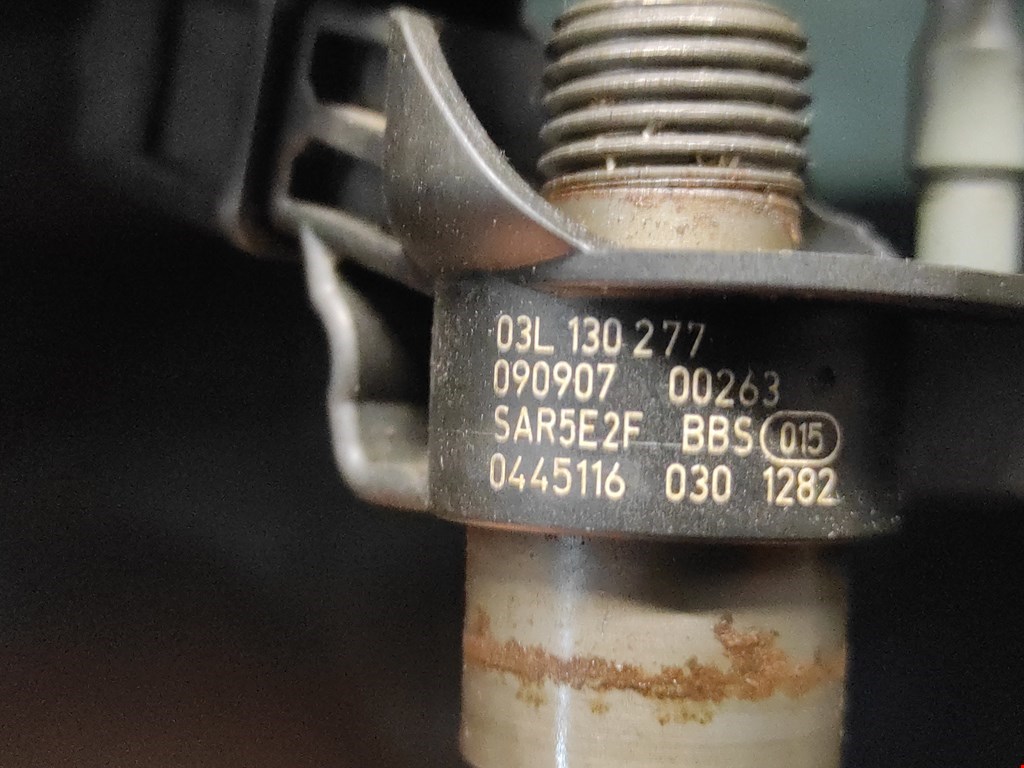 Форсунка дизельная электрическая VOLKSWAGEN Passat B6 2005-2011