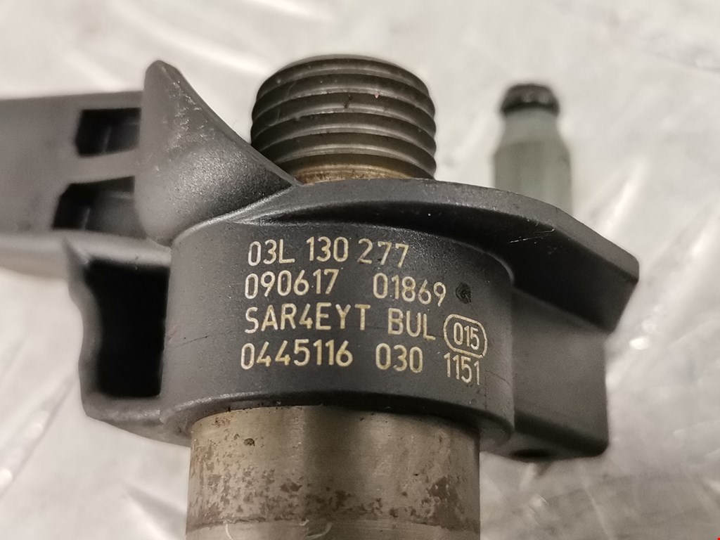 Форсунка дизельная электрическая VOLKSWAGEN Passat B6 2005-2011