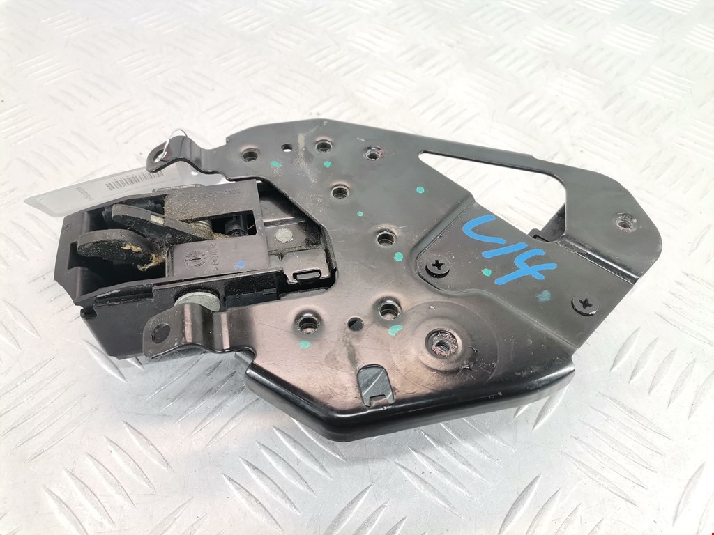 Замок багажника (крышки двери) CHEVROLET Tahoe III 2006-2014