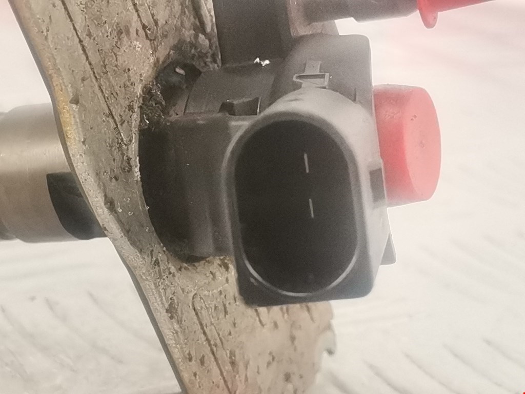 Форсунка дизельная электрическая VOLKSWAGEN Passat B6 2005-2011