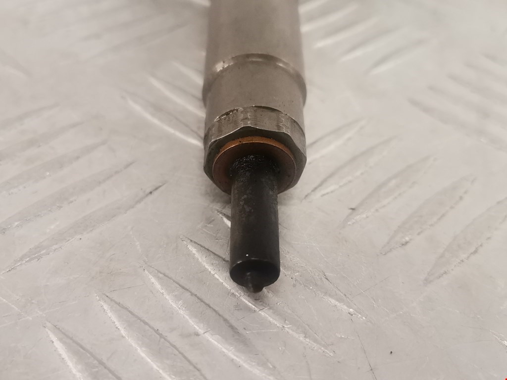 Форсунка дизельная электрическая VOLKSWAGEN Passat B6 2005-2011