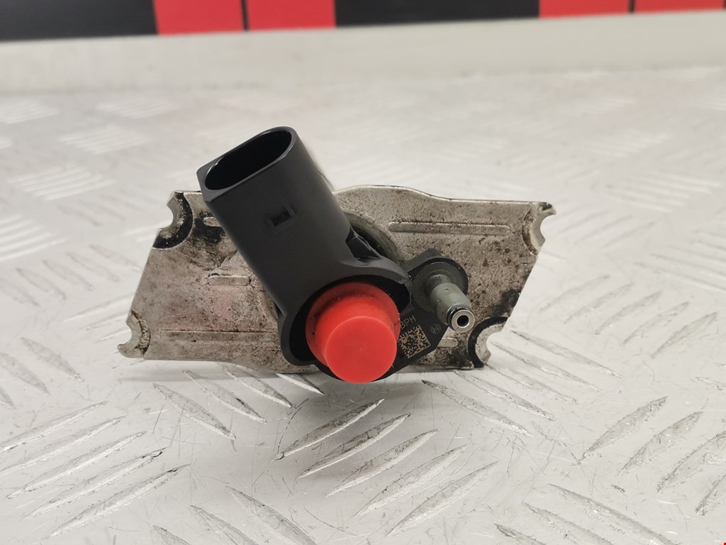 Форсунка дизельная электрическая VOLKSWAGEN Passat B6 2005-2011