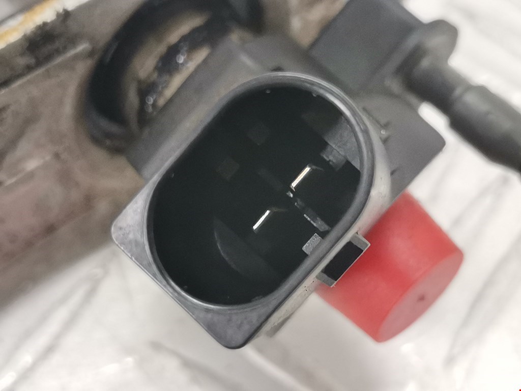 Форсунка дизельная электрическая VOLKSWAGEN Passat B6 2005-2011