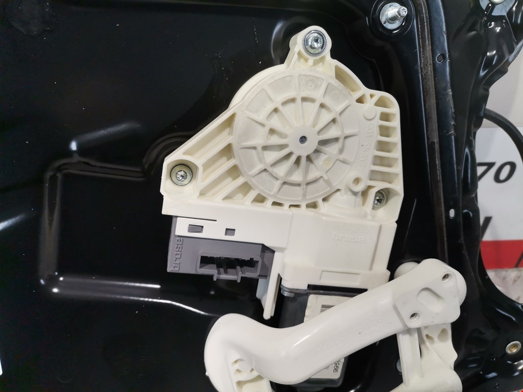 Стеклоподъемник передний правый LAND ROVER Discovery III 2005-2009