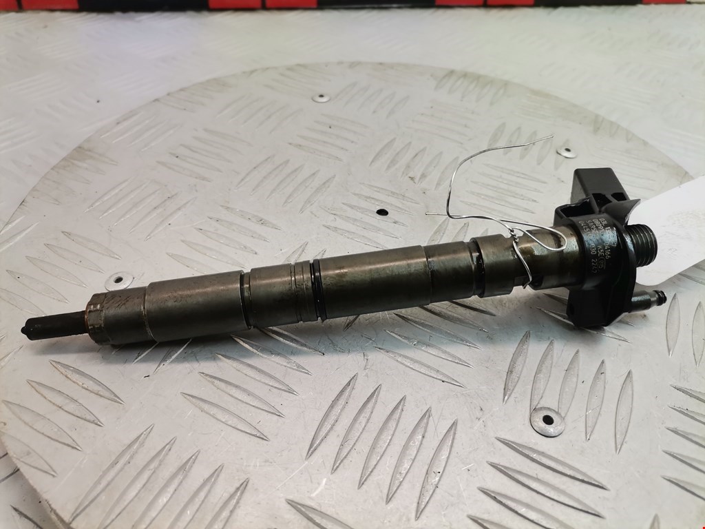 Форсунка дизельная электрическая Volkswagen Passat 6 (2005-2010)
