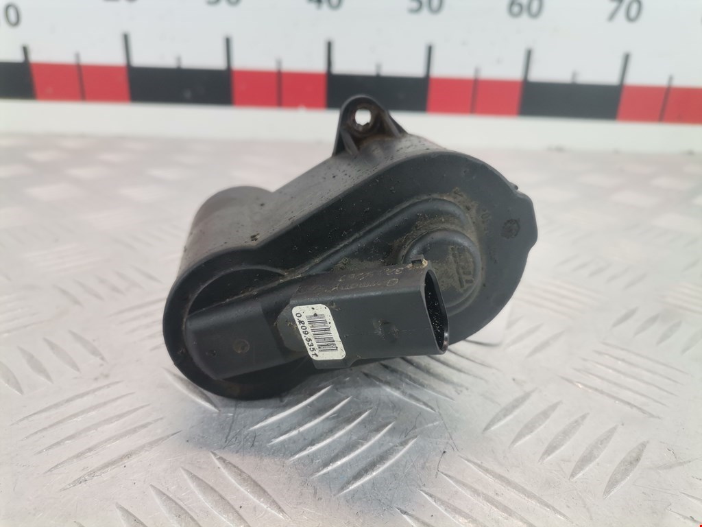 Суппорт задний правый VOLKSWAGEN Passat B6 2005-2011