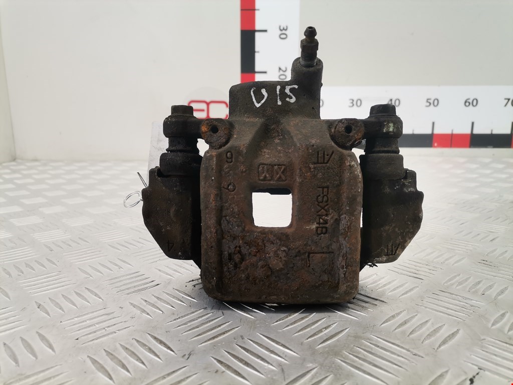 Суппорт передний левый Lexus LX 2 (J100) (1998-2007)