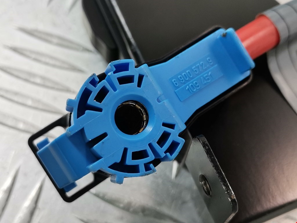 Датчик уровня в бачок омывателя BMW 7er 7 серия E65/E66 2001-2008