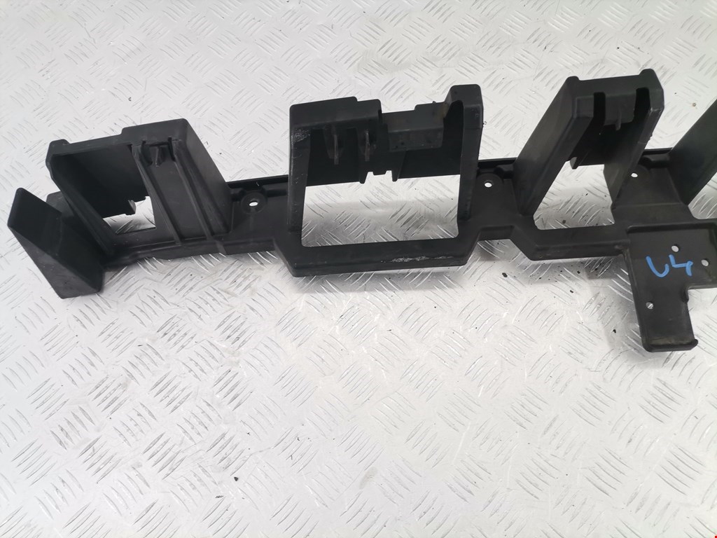 Кронштейн заднего бампера центральный FORD Escape 2012-2015