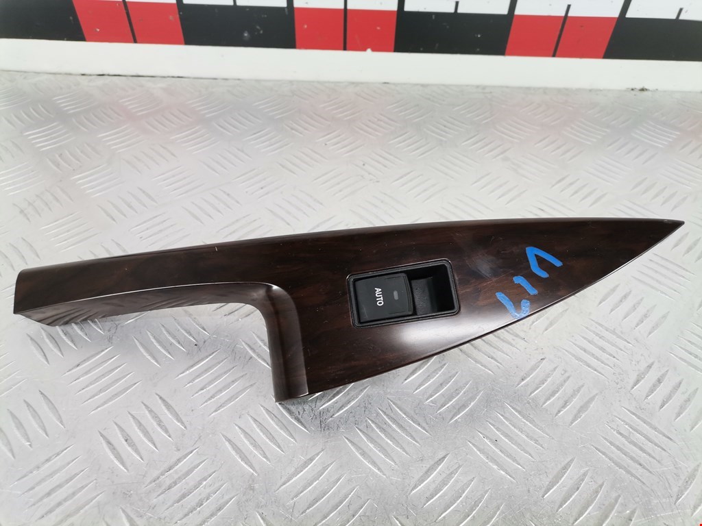 Кнопка стеклоподъемника TOYOTA Venza 2009-2017