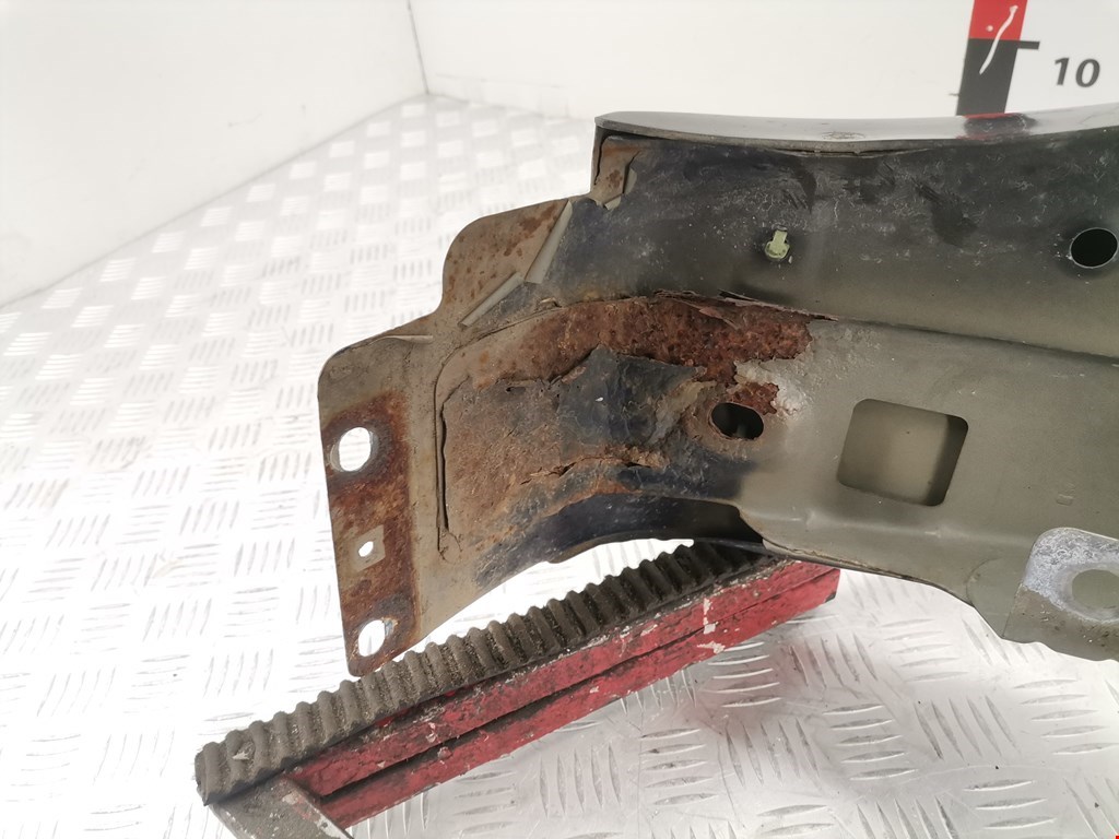 Крыло переднее правое FORD Expedition 2002-2006