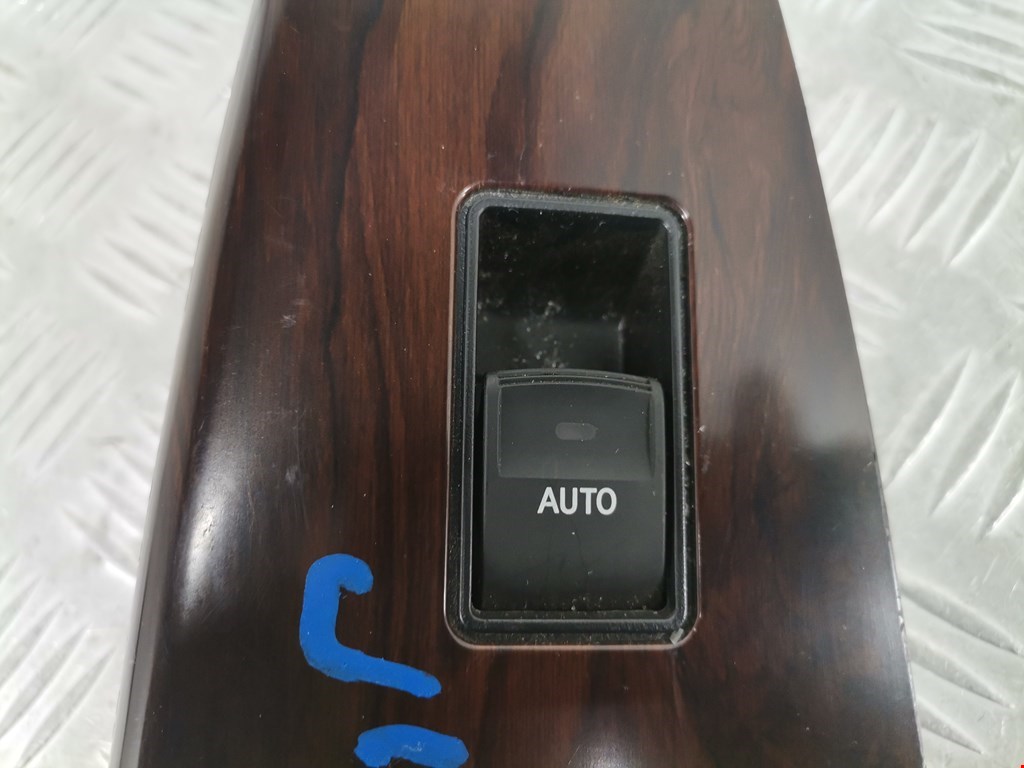 Кнопка стеклоподъемника TOYOTA Venza 2009-2017