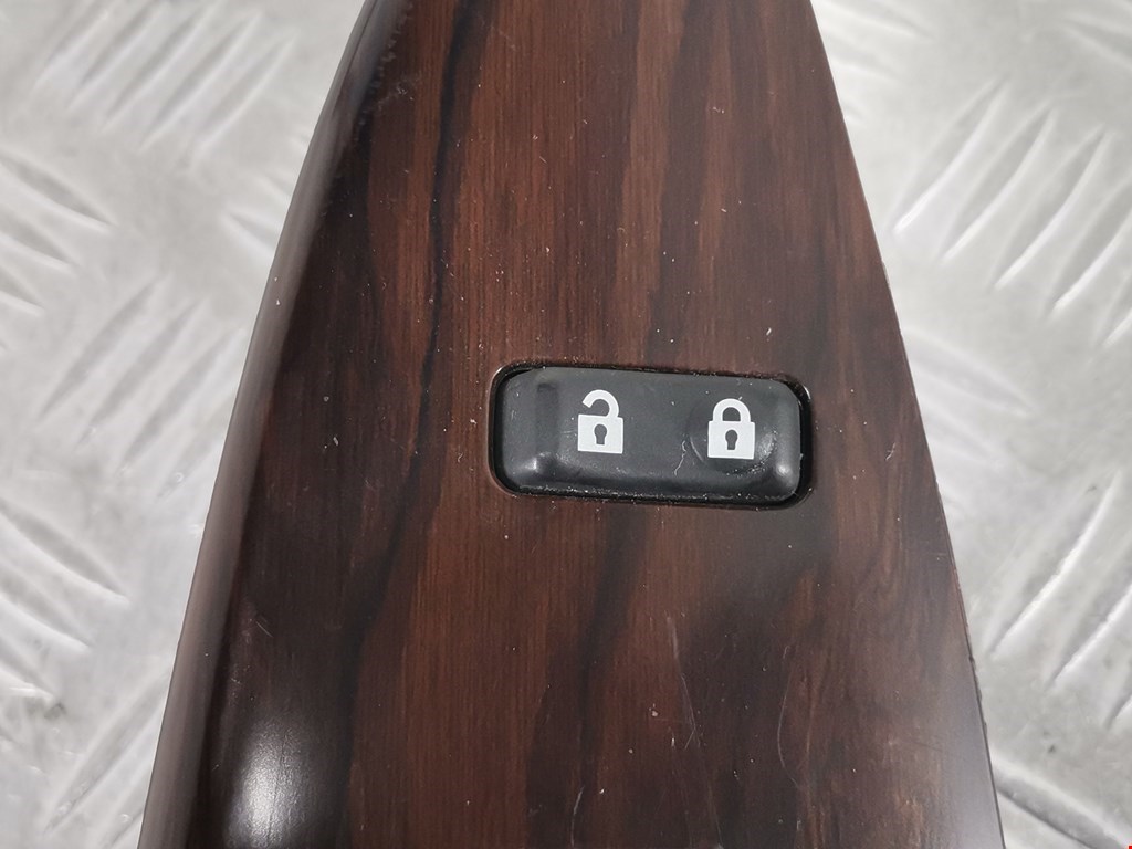 Кнопка стеклоподъемника TOYOTA Venza 2009-2017