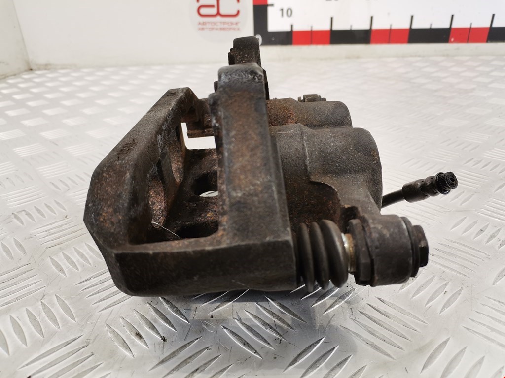 Суппорт передний правый FORD Explorer 2011-2019