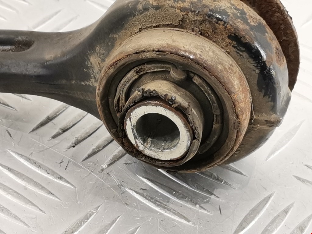 Рычаг передний правый LEXUS LX 470 1998-2007