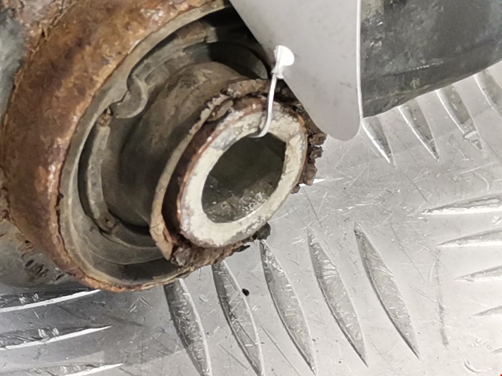 Рычаг передний правый LEXUS LX 470 1998-2007