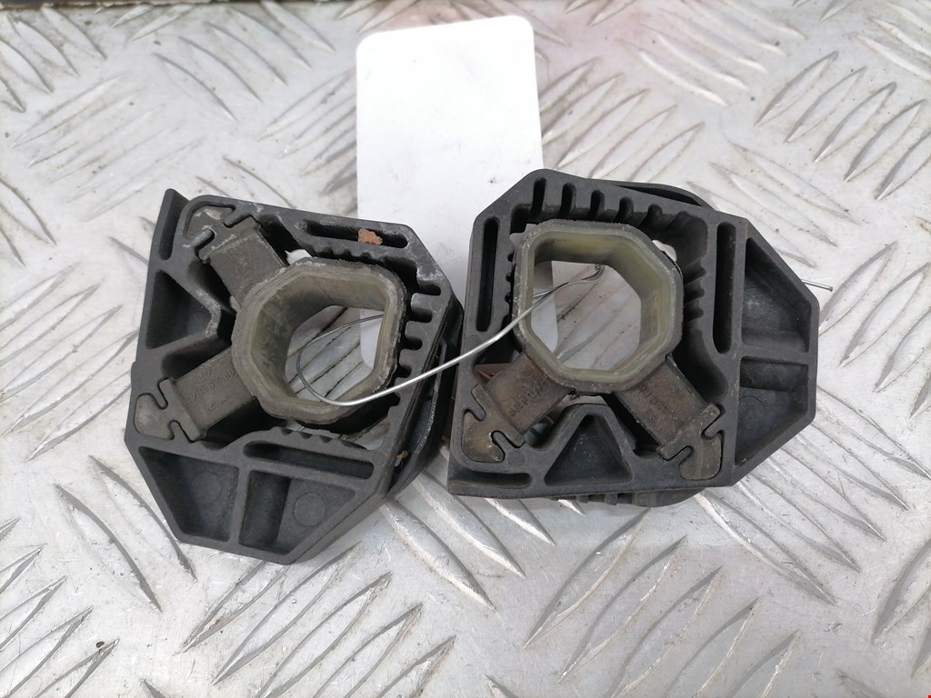 Кронштейн (крепление) радиатора VOLKSWAGEN Eos 2006-2015