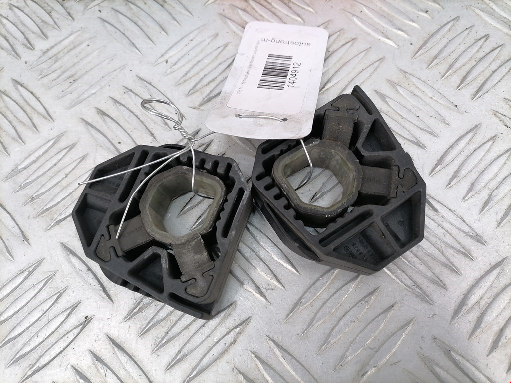 Кронштейн (крепление) радиатора VOLKSWAGEN Eos 2006-2015