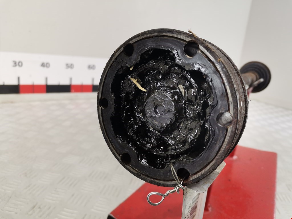 Полуось (привод, приводной вал) задняя левая SKODA Octavia A5 1Z- 2004-2013