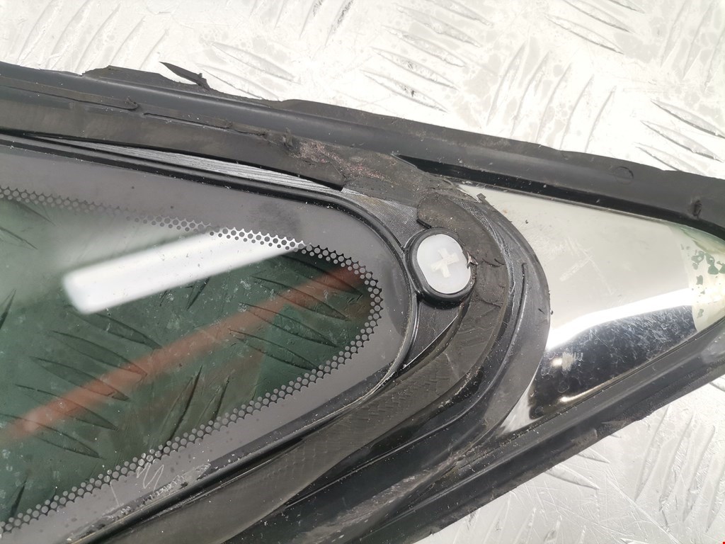 Стекло кузовное глухое правое TOYOTA Venza 2009-2017