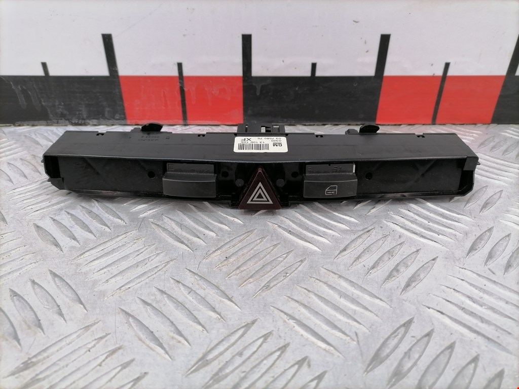 Кнопка аварийной сигнализации (аварийки) OPEL Astra H/Family 2004-2015