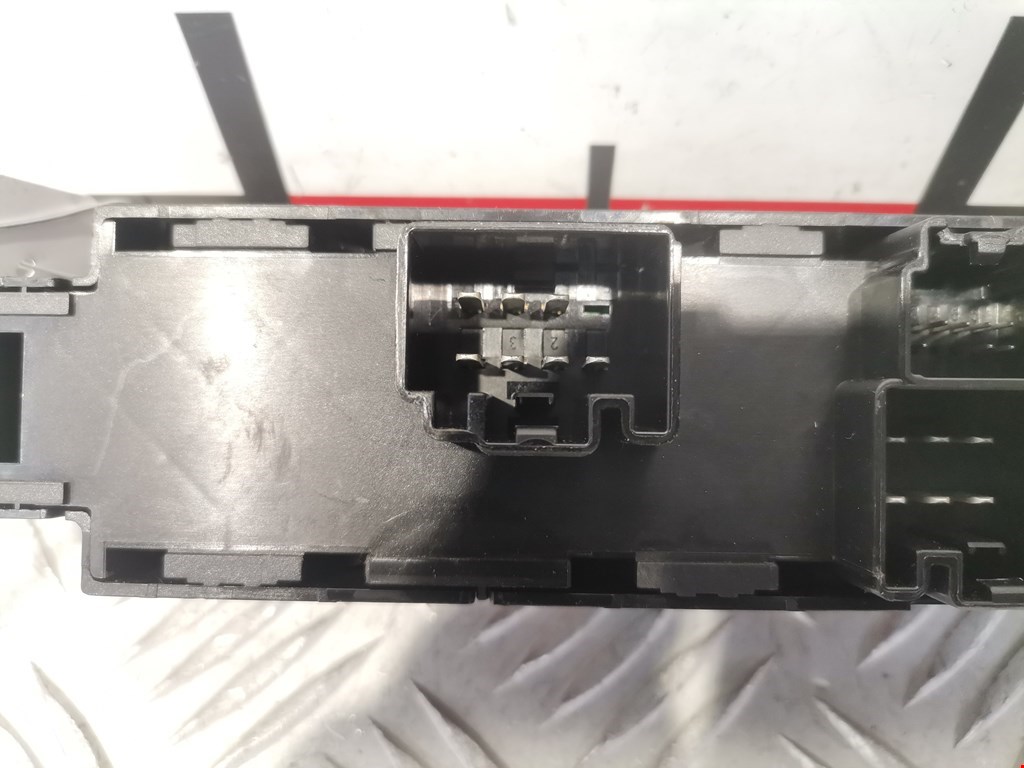 Блок управления стеклоподъемниками FORD Escape 2012-2015