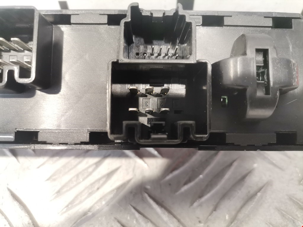 Блок управления стеклоподъемниками FORD Escape 2012-2015