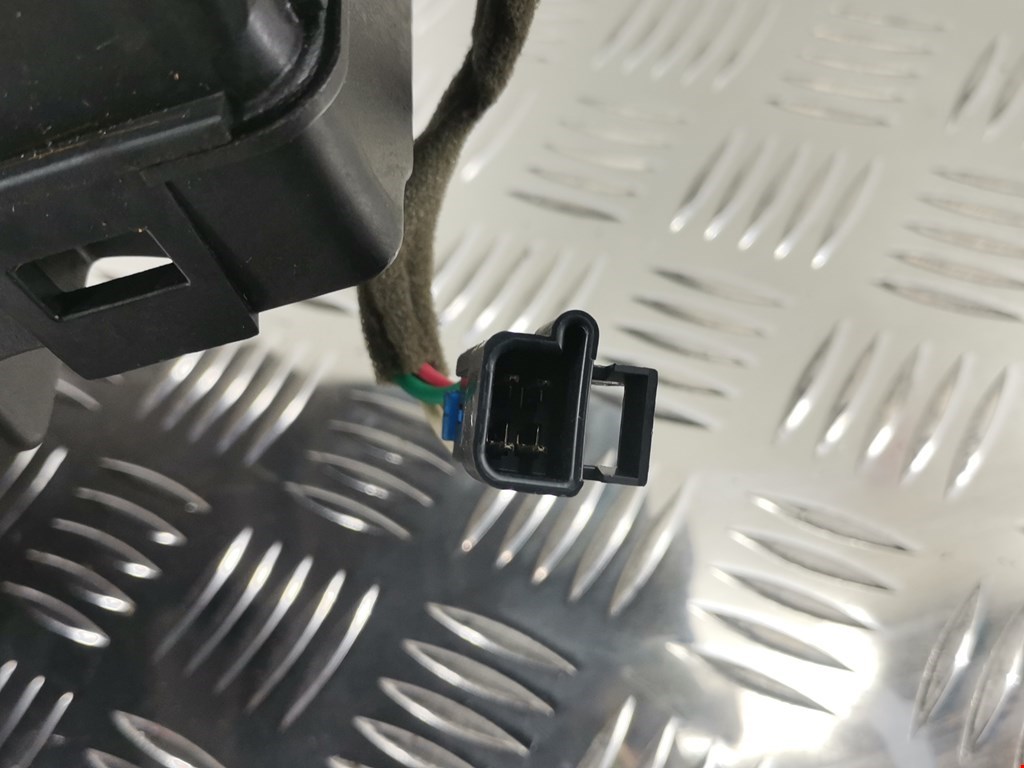 Сабвуфер CHEVROLET Tahoe III 2006-2014