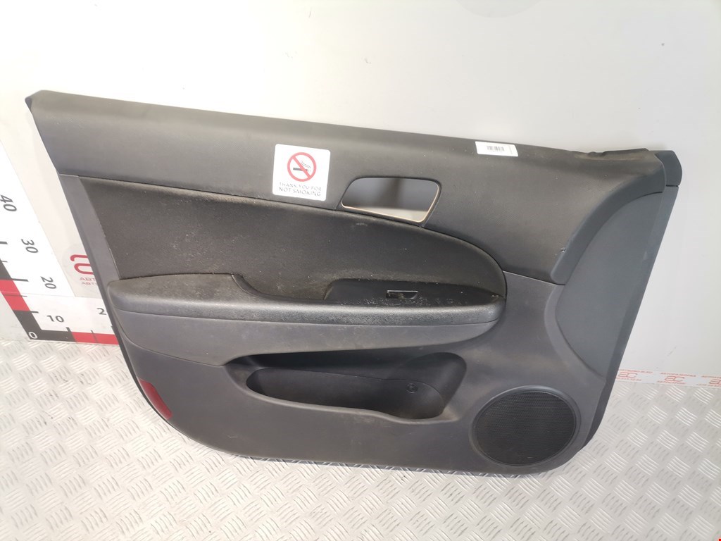 Обшивка двери передняя левая HYUNDAI i30 2007-2012