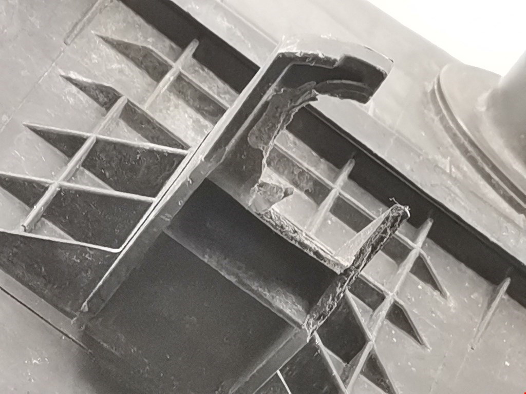 Корпус воздушного фильтра LEXUS LX 470 1998-2007